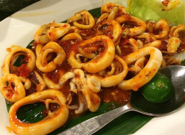 Fried Squid in Curry Sauce